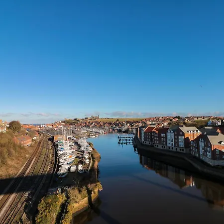 Waves 公寓 惠特比